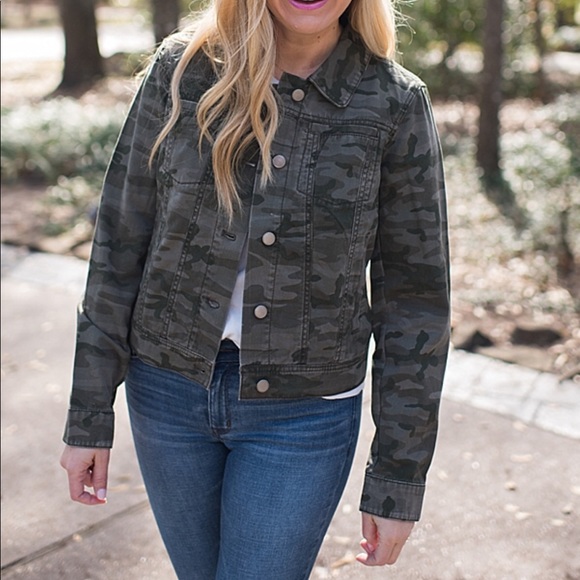 LOFT Jackets & Blazers - New Loft gray camo jacket